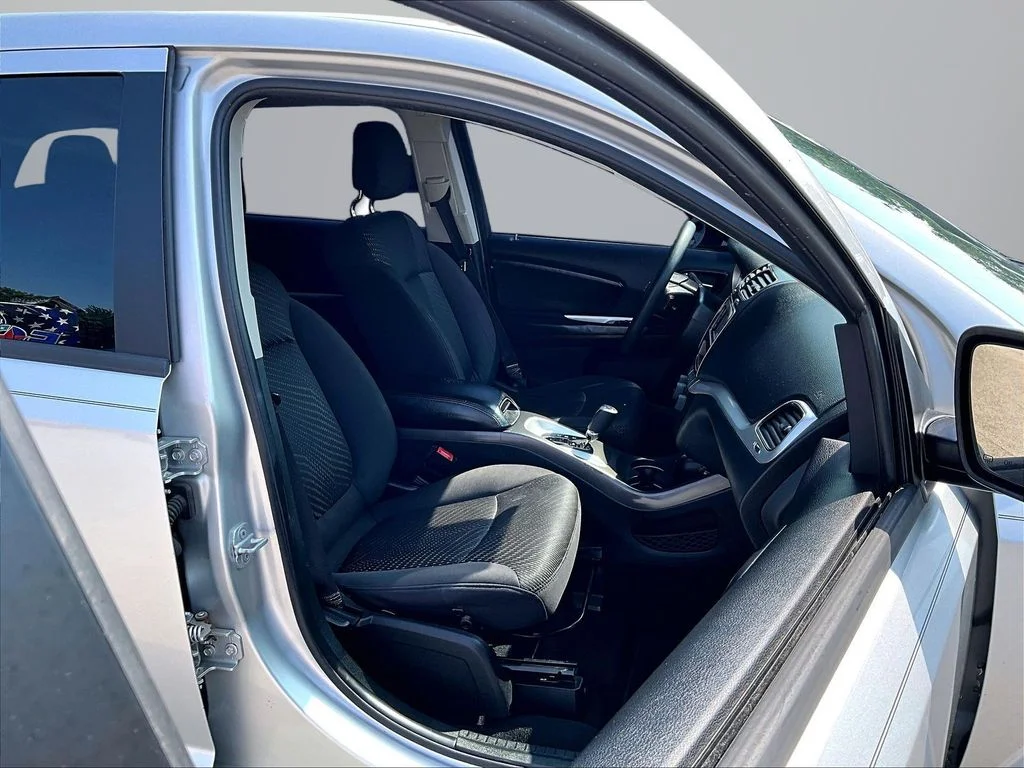 Used 2013 Silver Dodge SE image 8