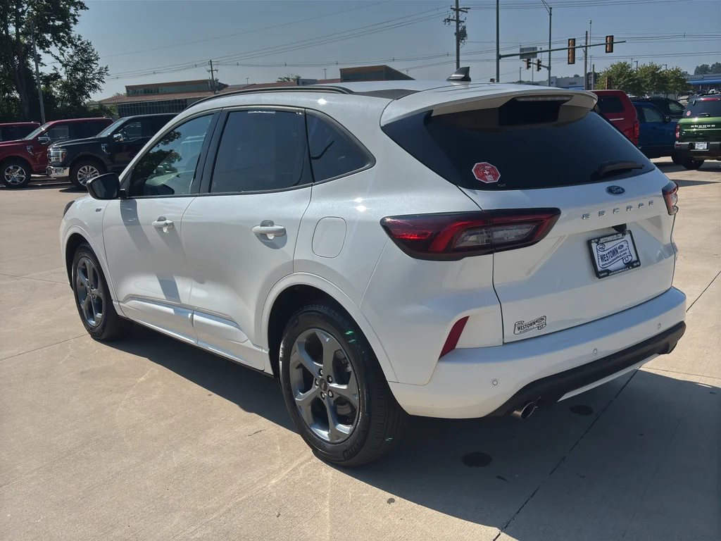 Used 2024 Star White Ford ST-Line image 6