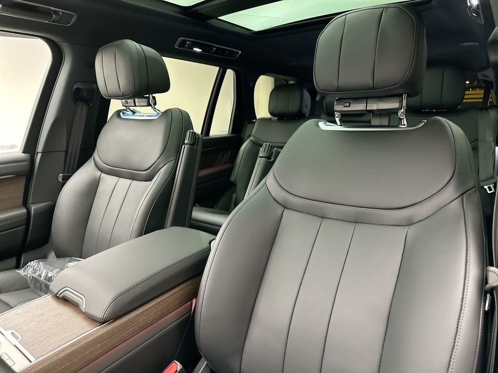 New 2027 Fuji White Land Rover SE image 10