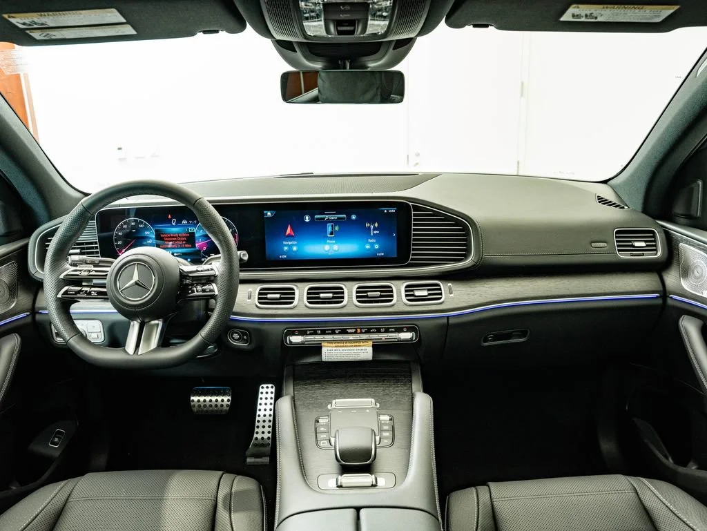 New 2026 Moonlight White Mercedes-Benz GLS 450 image 4