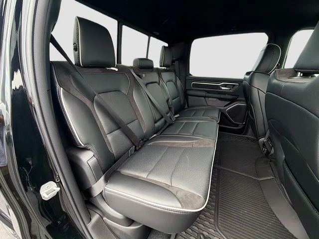 New 2026 Diamond Black Crystal Pearl-Coat Exterior Paint RAM Laramie image 28