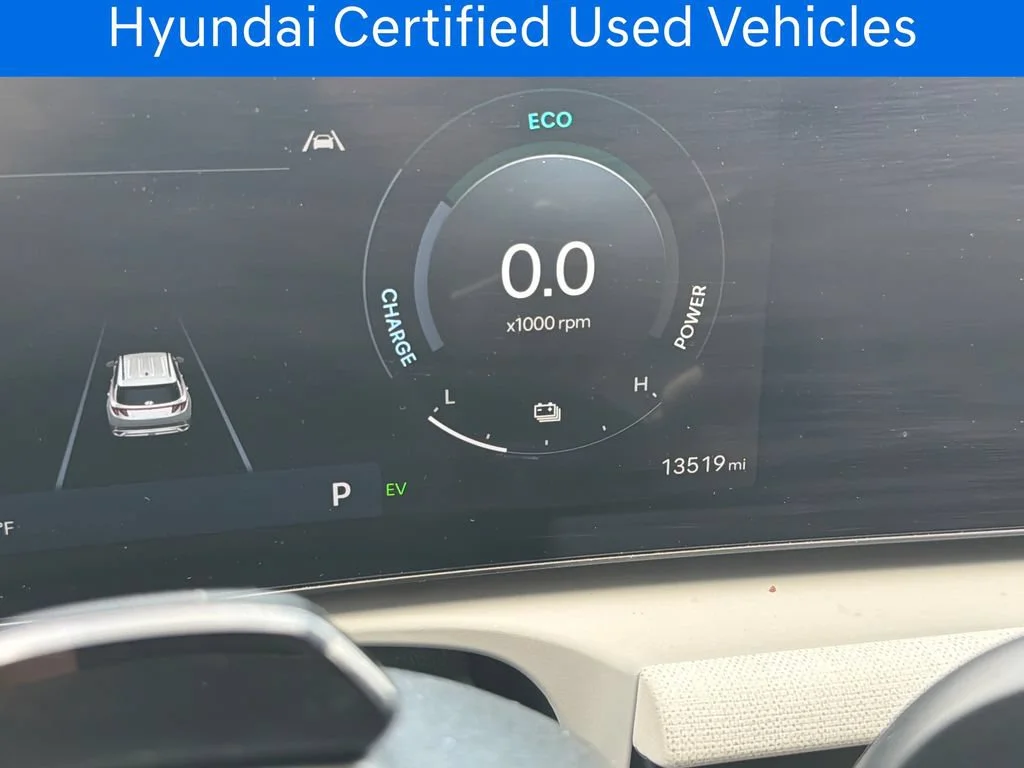 Certified Pre-Owned 2025 Hyundai Tucson Hybrid SEL Convenience