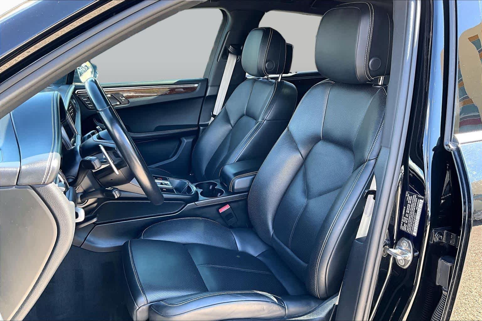 Used 2022 Black Porsche  image 7