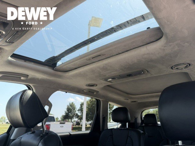 Used 2022 Ebony Black Kia SX image 18