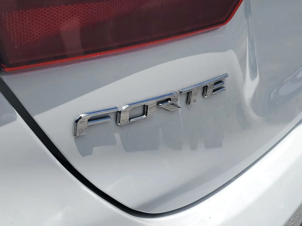 Used 2021 White Kia GT-Line image 8