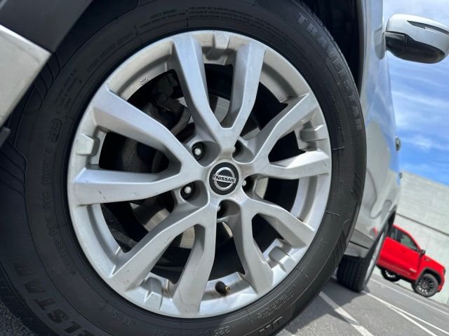 Used 2020 Silver Nissan SV image 3