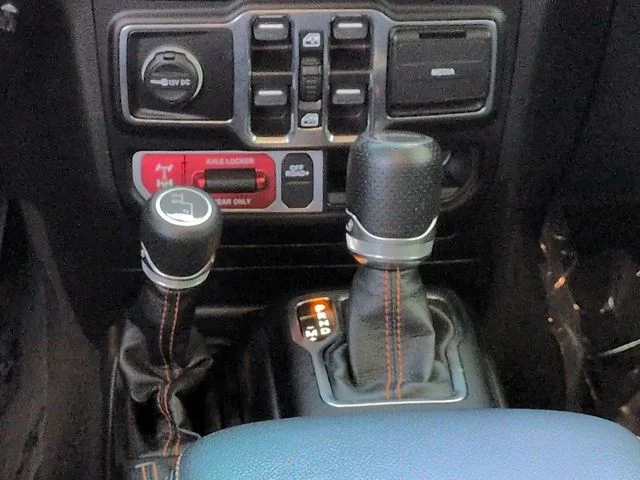Used 2022 Silver Jeep Mojave image 19