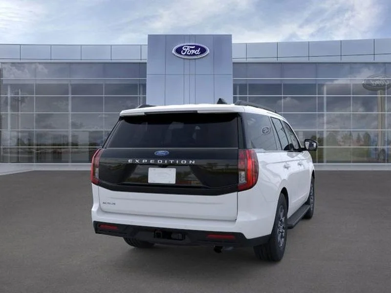 New 2025 Oxford White Ford Active image 8