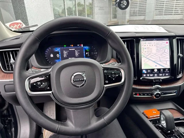 Used 2024 Black Volvo T8 Plus Dark Theme image 6