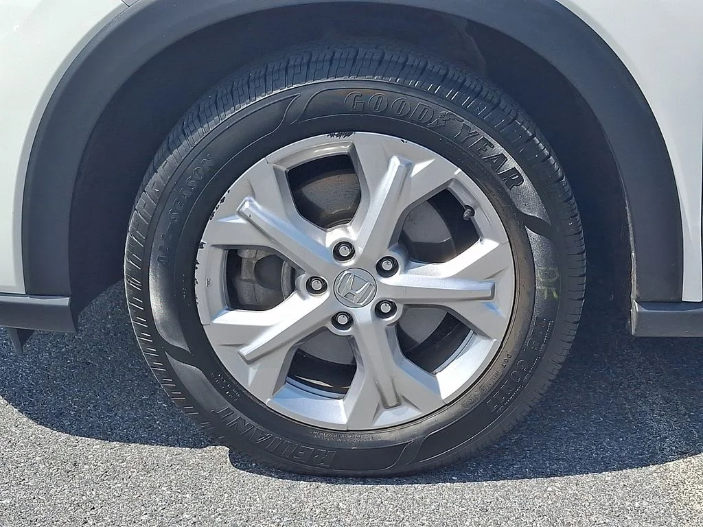 Used 2025  Honda LX image 8