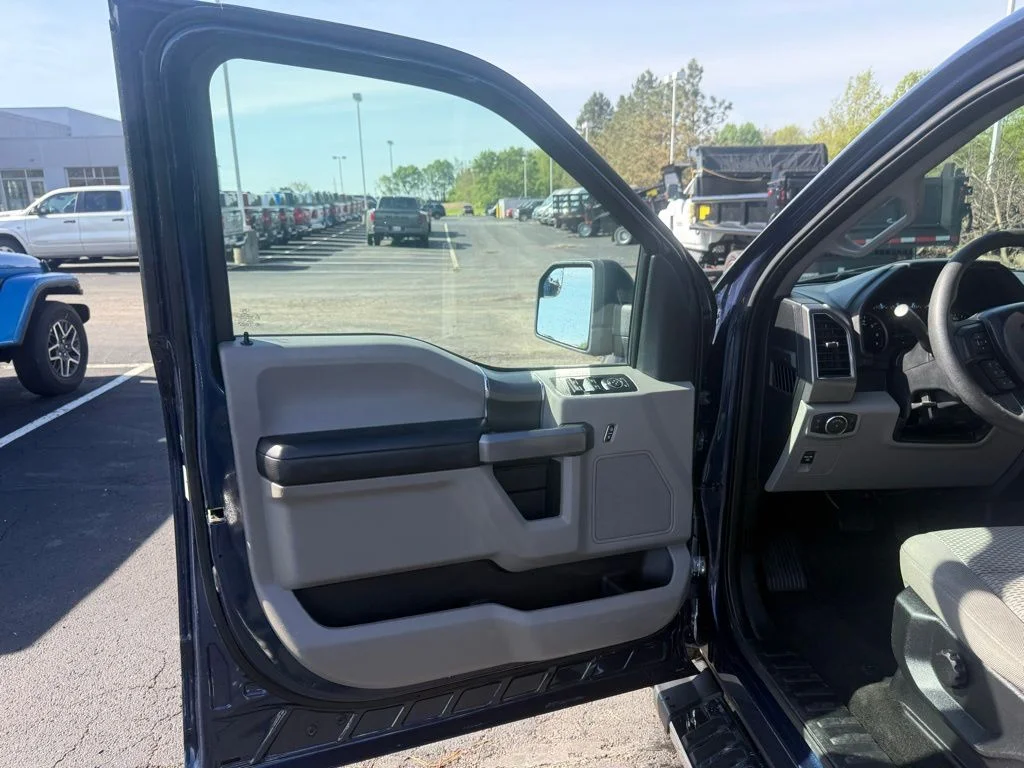 Used 2019 Gray Ford XLT image 12