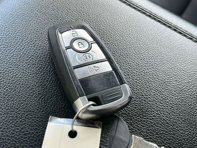 Used 2023 Gray Metallic Ford Lariat image 41
