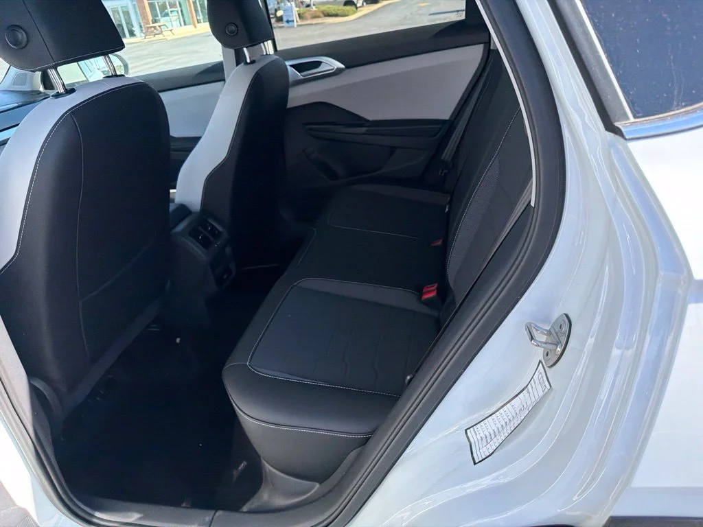 Used 2025 White Volkswagen 1.5T SE image 8
