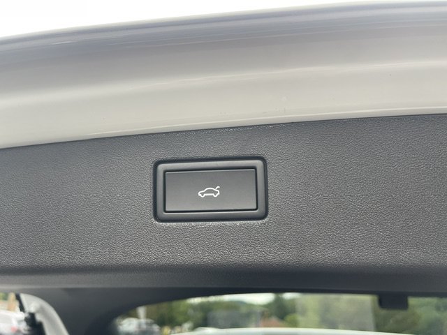 New 2026 Pure White Volkswagen 2.0T SE image 9