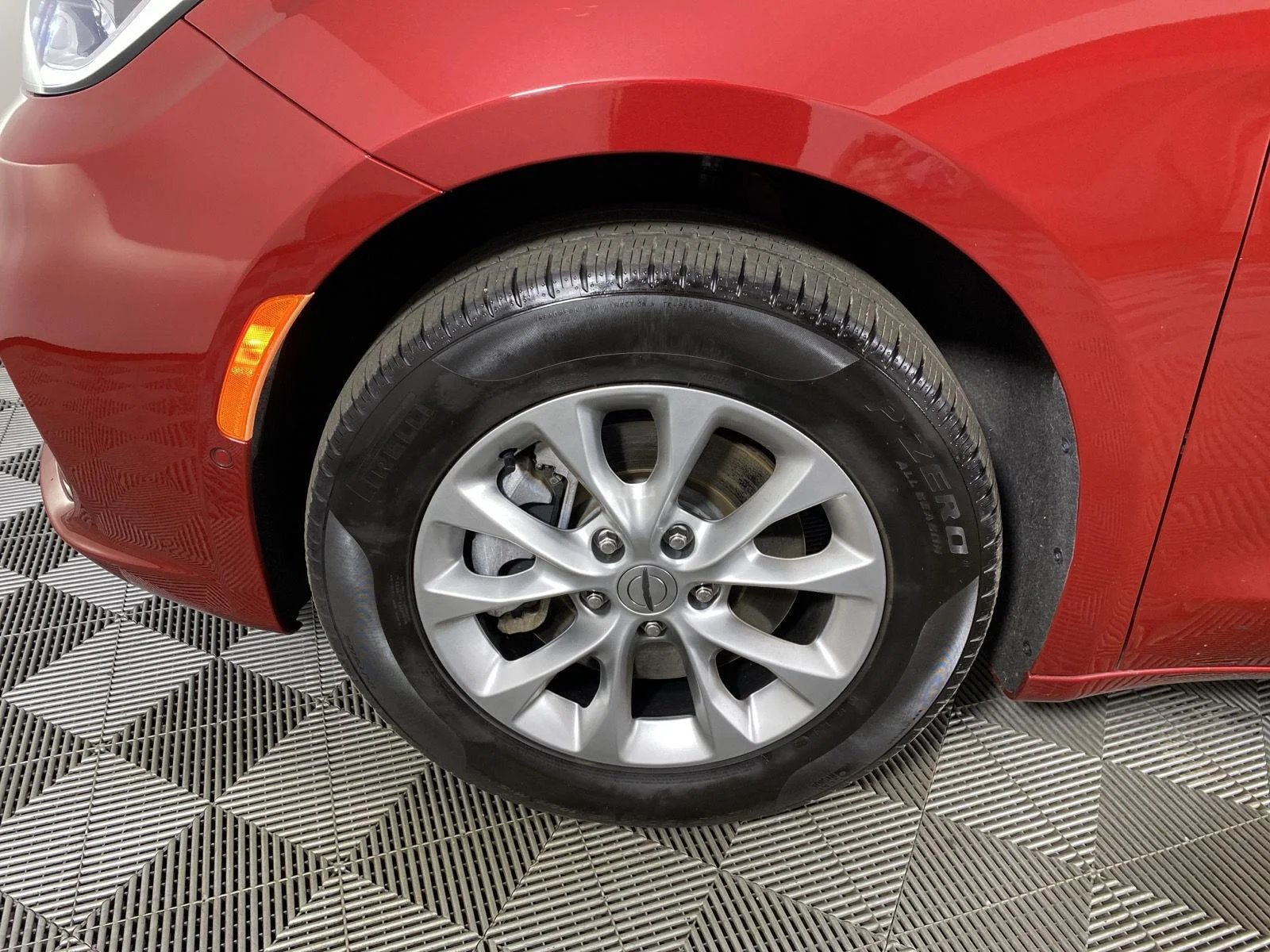 Used 2025 Red Hot Pearlcoat Chrysler Select image 11