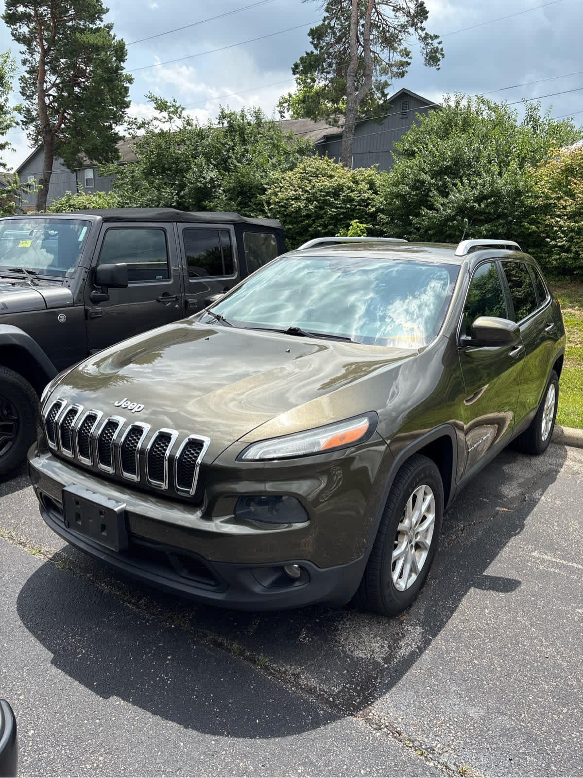 Used 2014 Eco Green Pearlcoat Jeep Latitude image 4