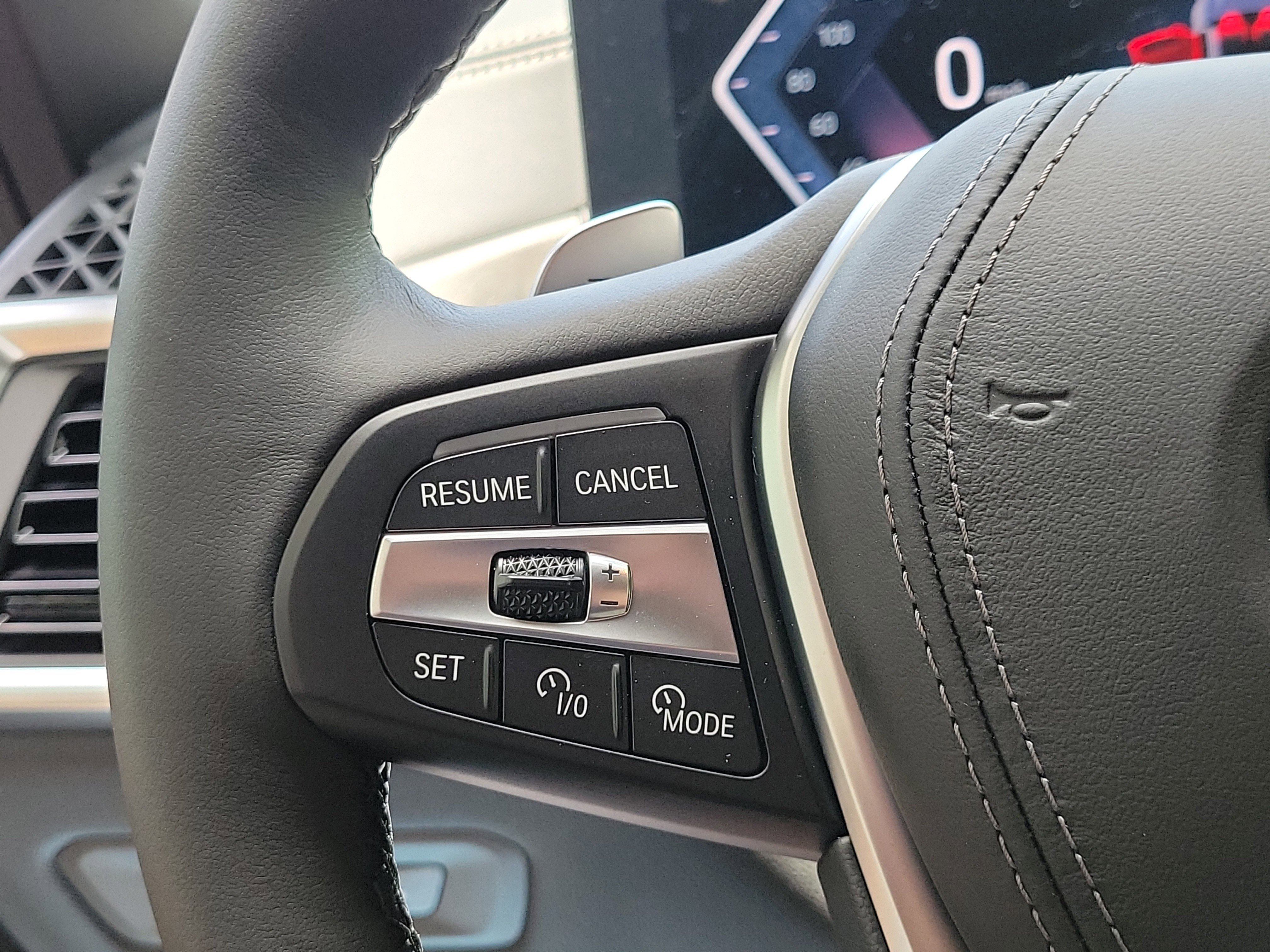 New 2026 Skyscraper Grey Metallic BMW sDrive40i image 22