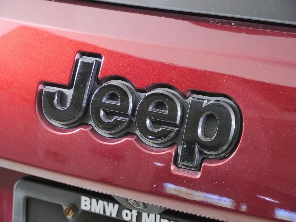 Used 2017 Red Jeep Altitude image 11