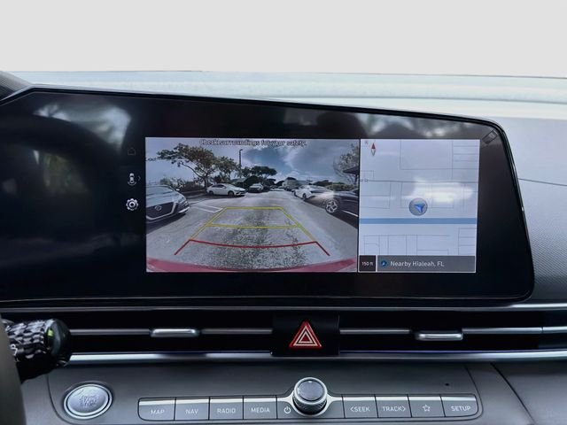 Used 2025 Red Hyundai SEL Convenience image 13