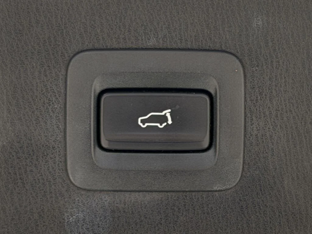 Used 2019 Silver Mazda Grand Touring image 30