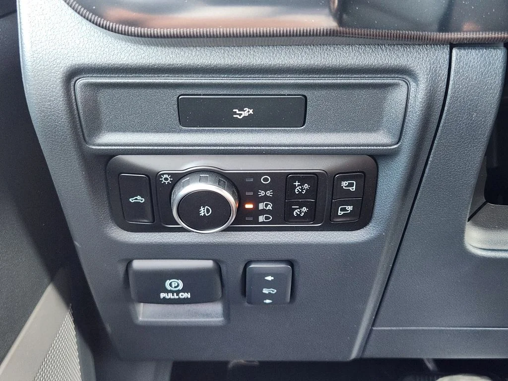 New 2026 Iconic Silver Metallic Ford Lariat® image 23