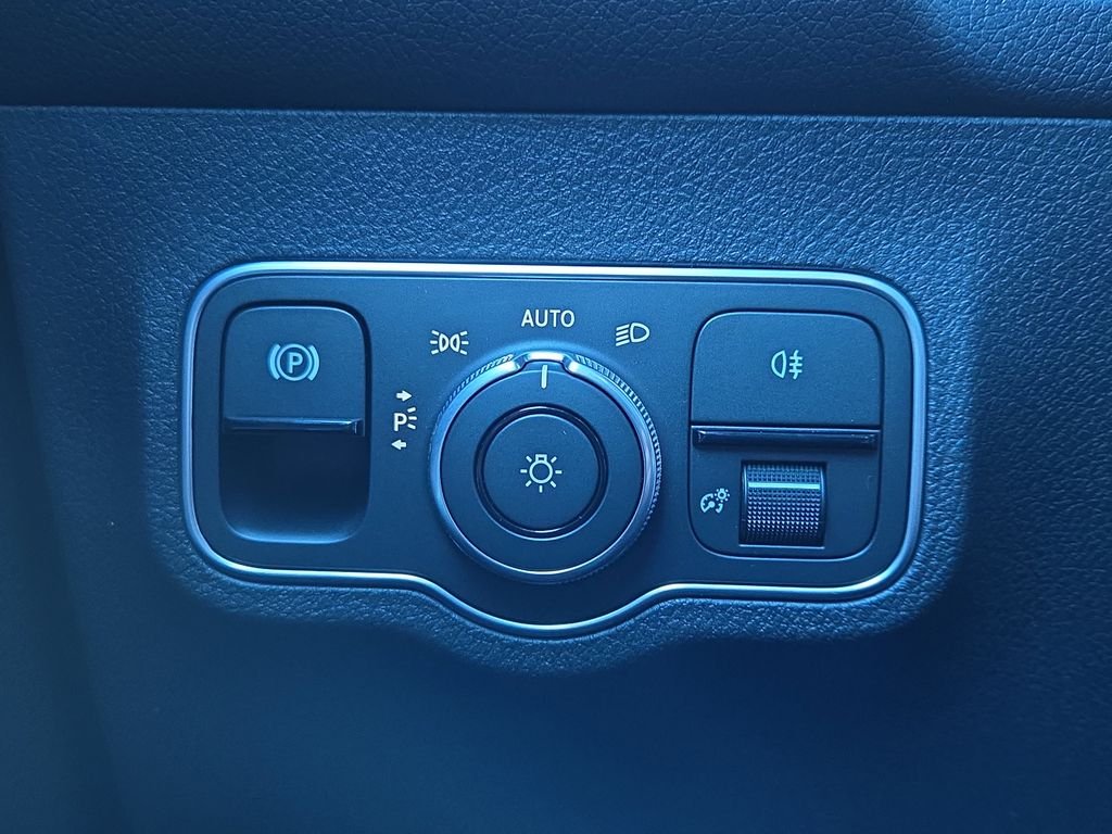 2026 Mercedes-Benz GLB GLB 250 - Photo 26