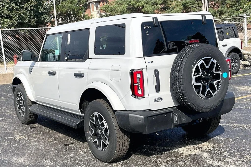 New 2026 Avalanche Gray Ford Outer Banks® image 10