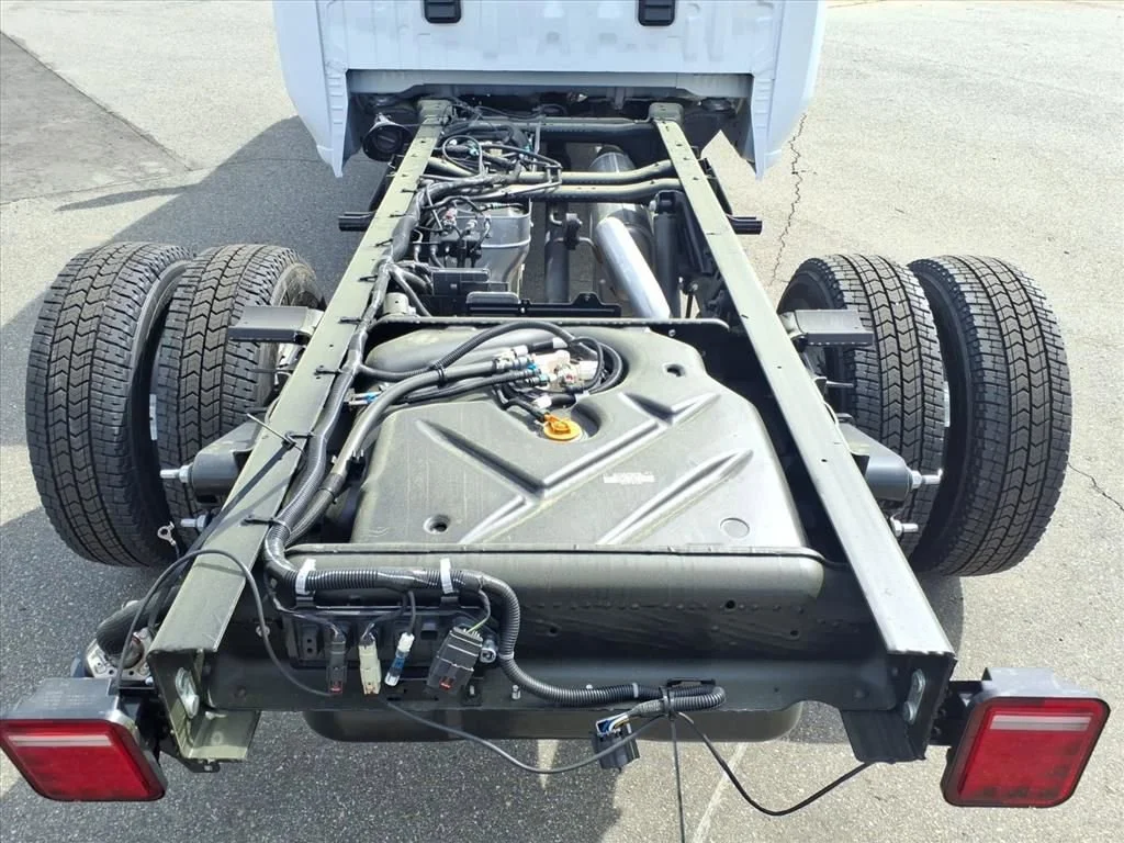 New 2026 Summit White Chevrolet Work Truck image 24