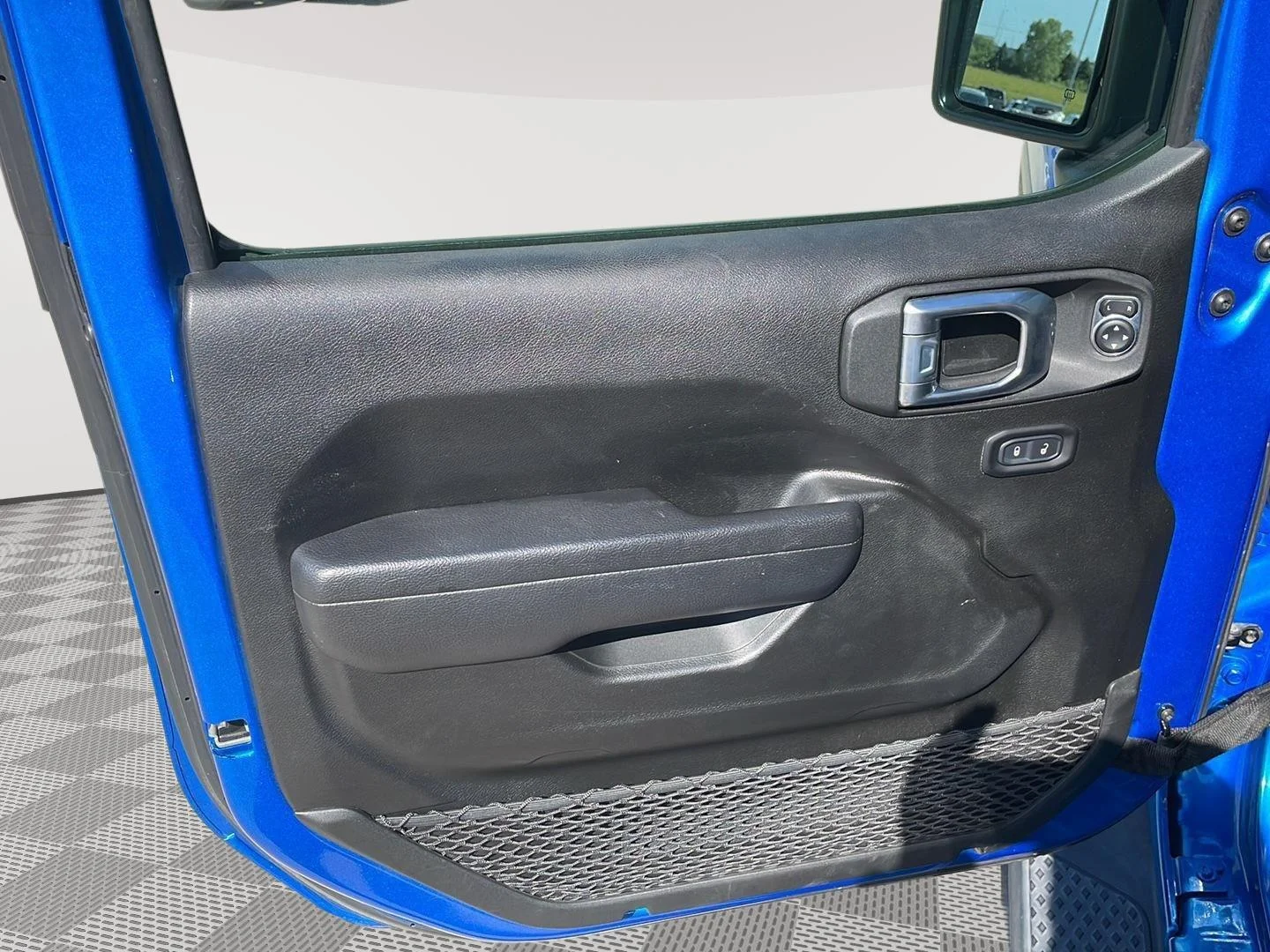 Used 2022 Hydro Blue Pearlcoat Jeep Altitude image 10