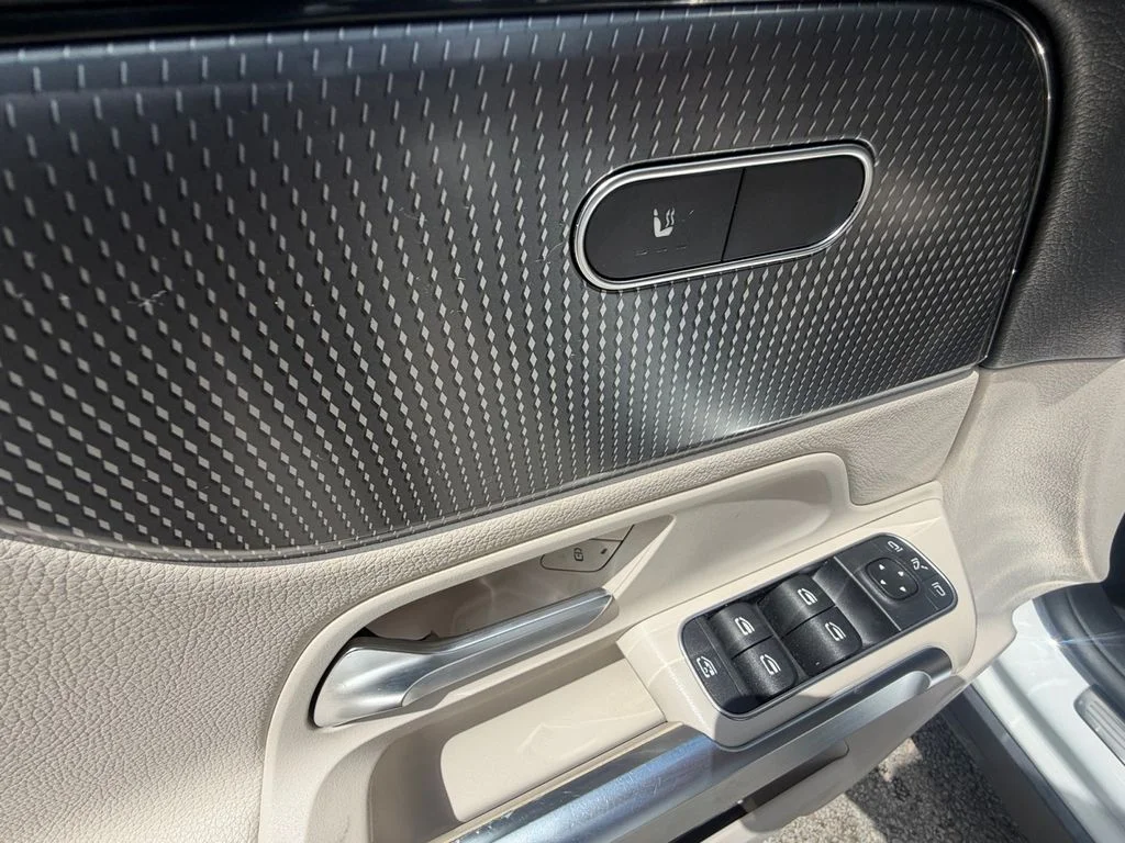 Used 2022  Mercedes-Benz GLB 250 image 11