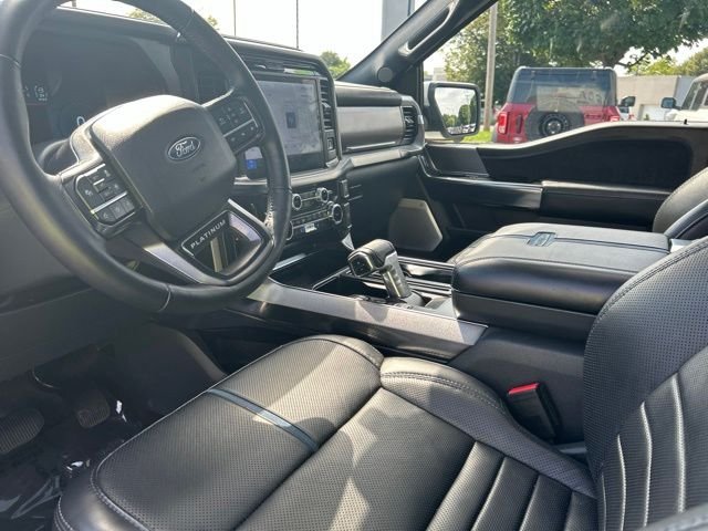 Used 2025 White Metallic Ford Platinum image 21