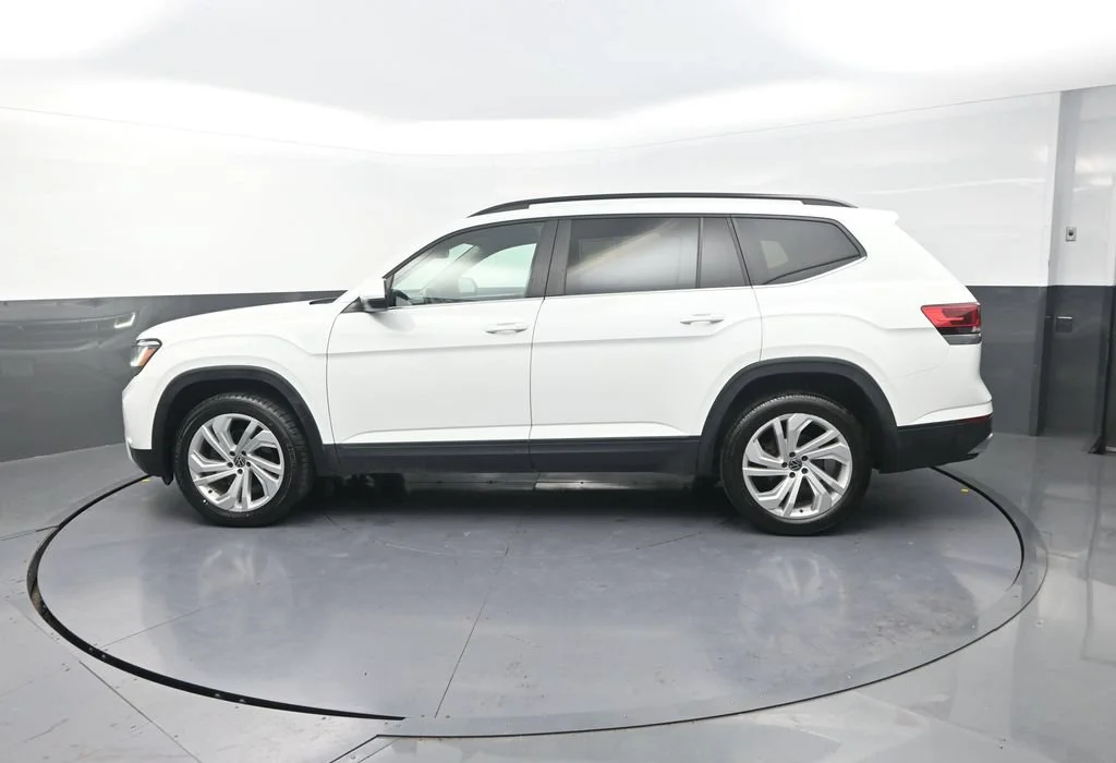 Used 2021 White Volkswagen 3.6L V6 SE w/Technology image 6