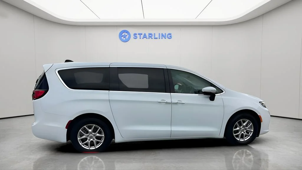 Used 2023 White Chrysler Touring L image 9