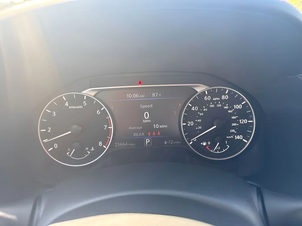 Used 2025 White Nissan 2.5 SR image 14