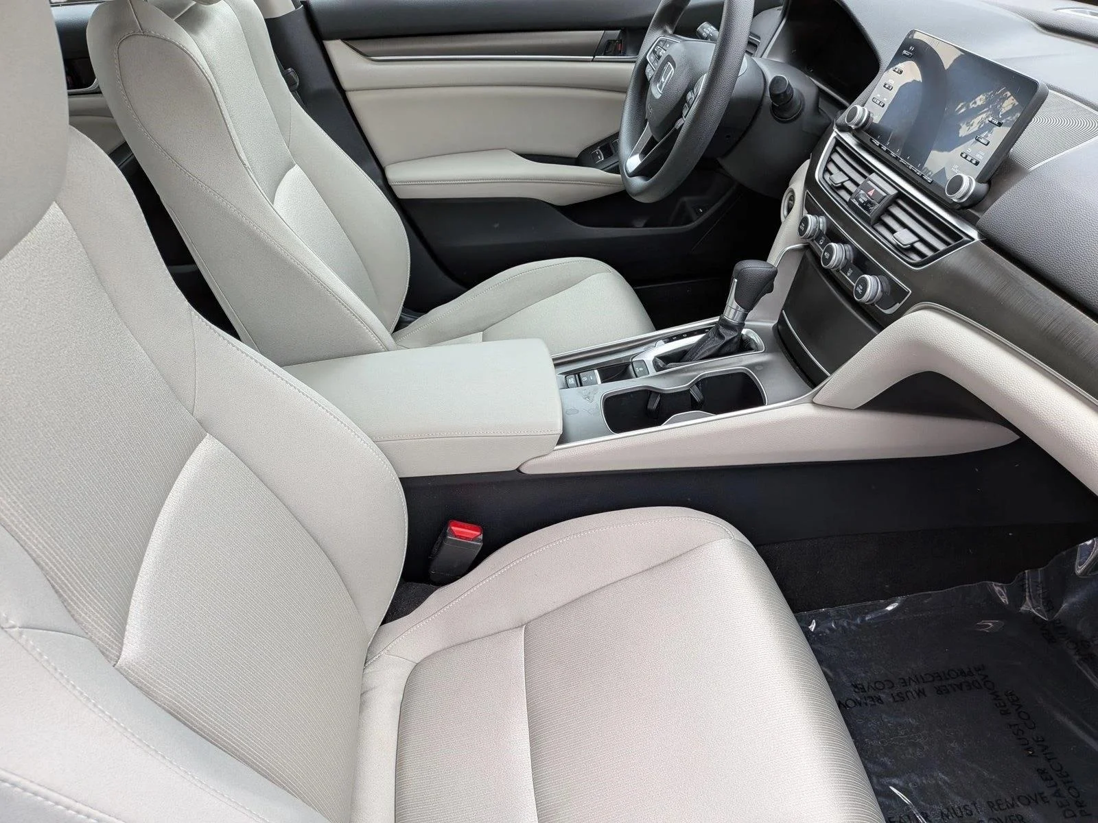 Used 2018 White Honda LX 1.5T image 19
