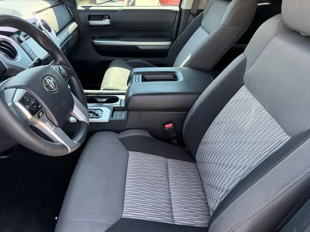 Used 2014 Super White Toyota SR5 image 12
