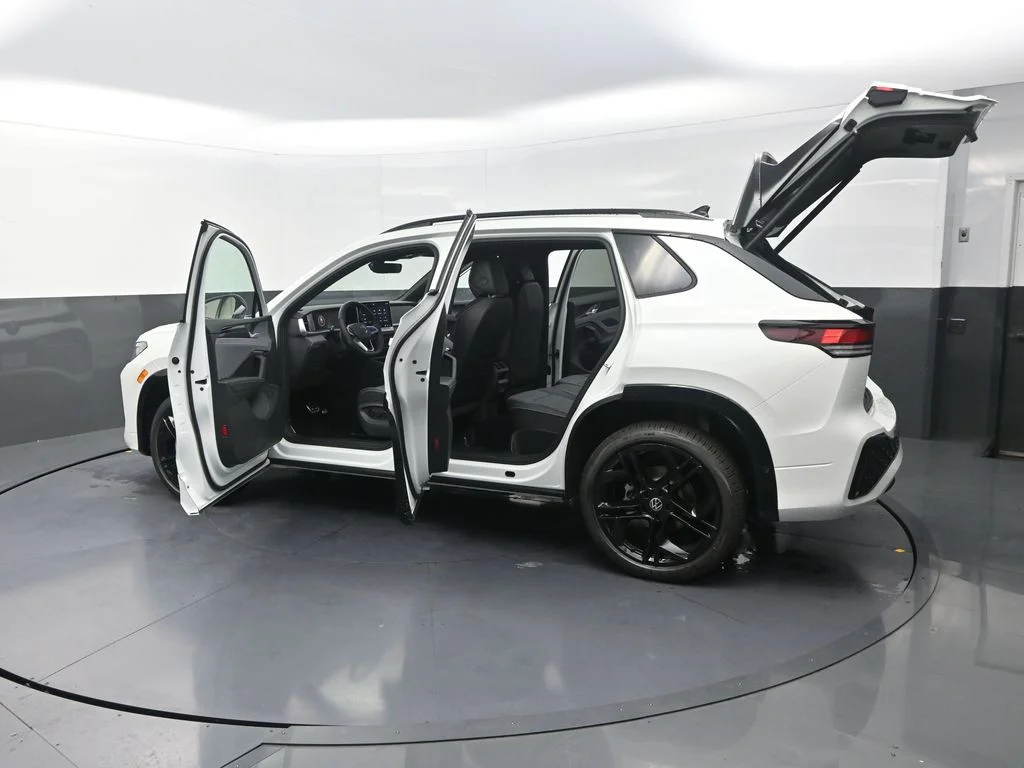 New 2026 White Volkswagen 2.0T SE R-Line Black image 34