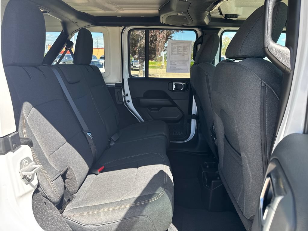 Used 2025 White Jeep 4-Door Sahara 4x4 image 32