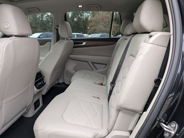 New 2026 Black Volkswagen 2.0T SE w/Technology image 15