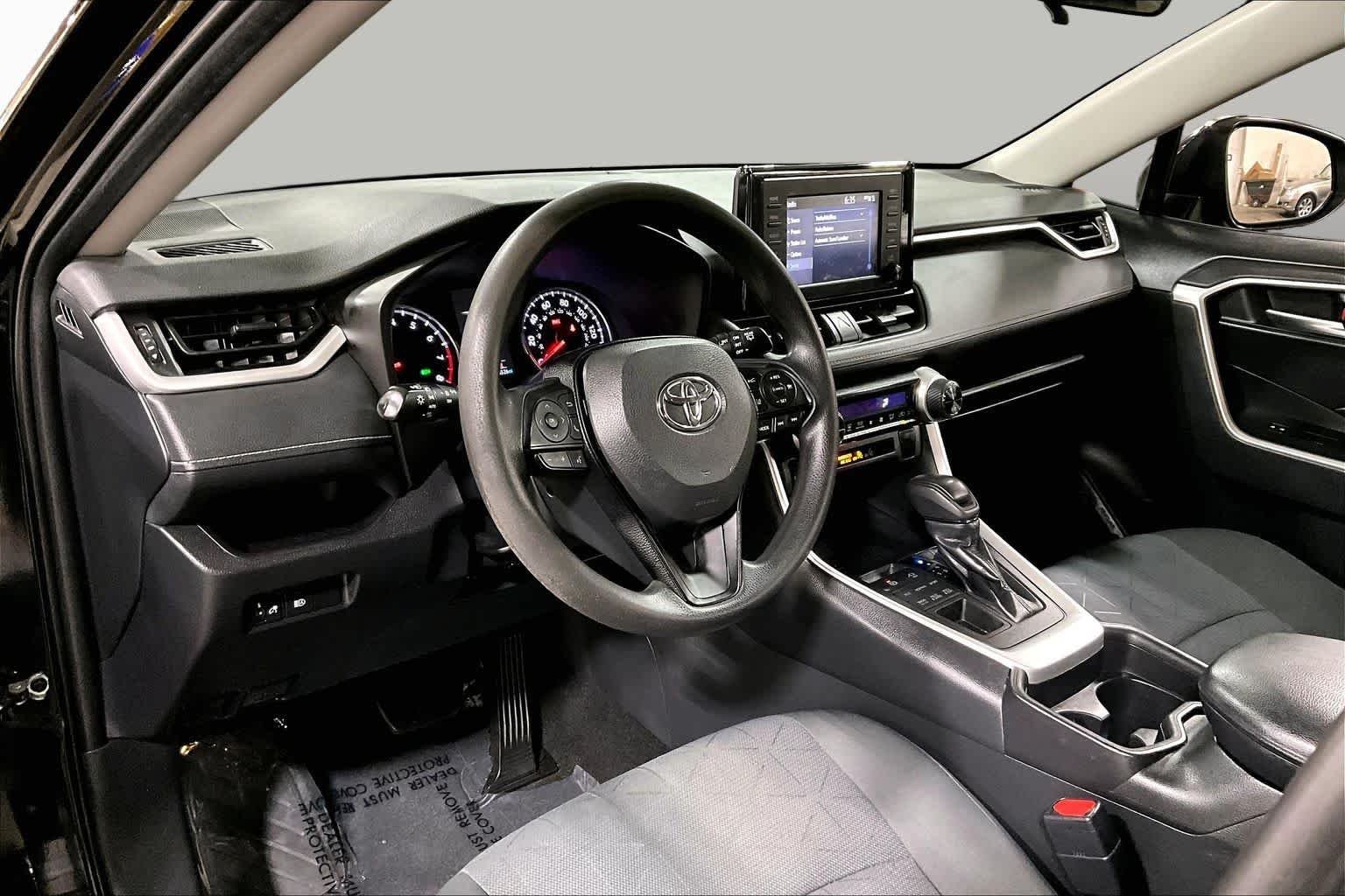 Used 2019 Midnight Black Metallic Toyota XLE image 18