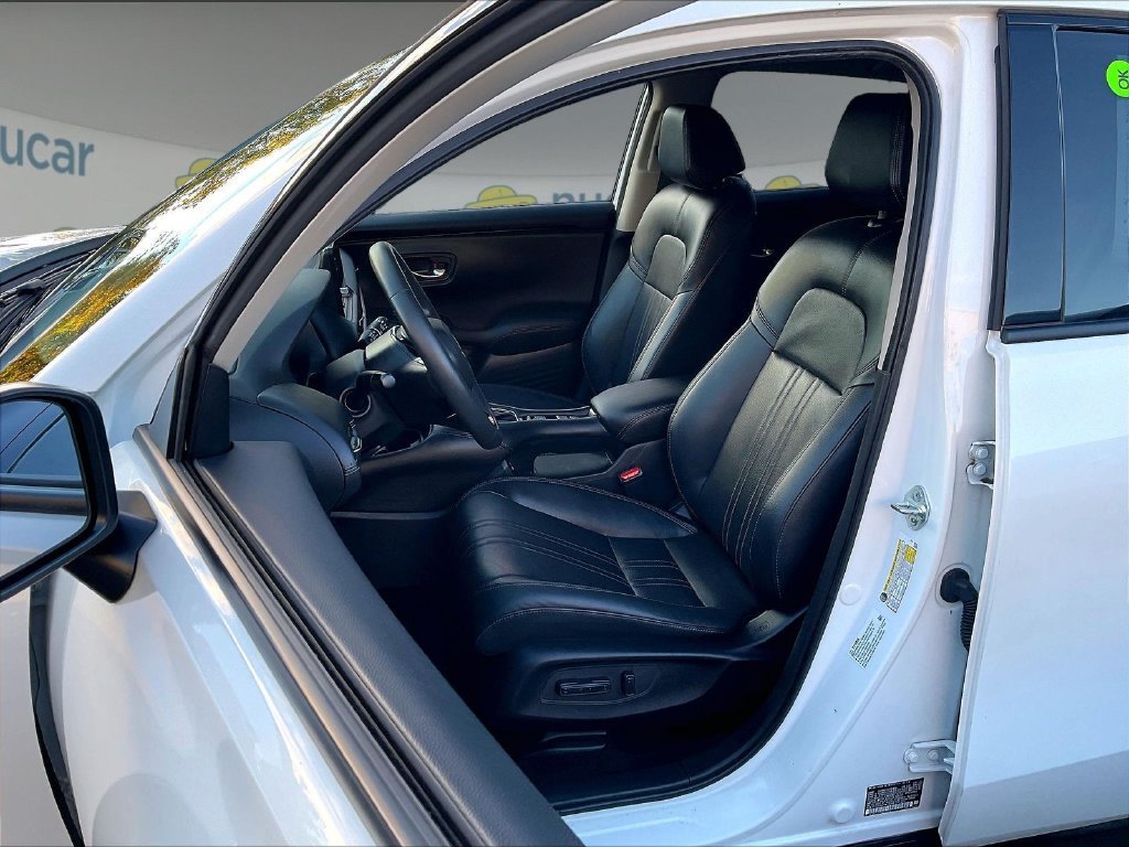 Certified Used 2024 Platinum White Pearl Honda EX-L image 10