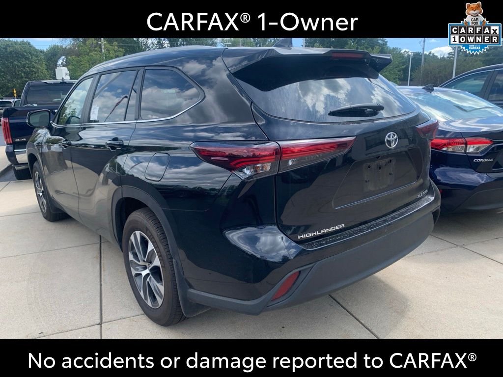 Used 2025 Black Toyota XLE image 2