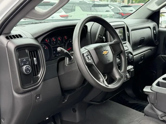 Used 2022 White Chevrolet Custom image 12