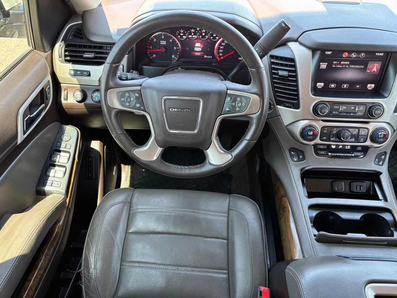 Used 2015 White Diamond Clearcoat GMC Denali image 13