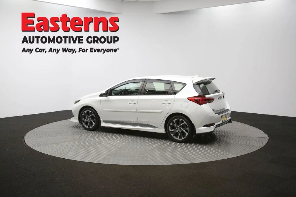 Used 2018 White Toyota Base image 58