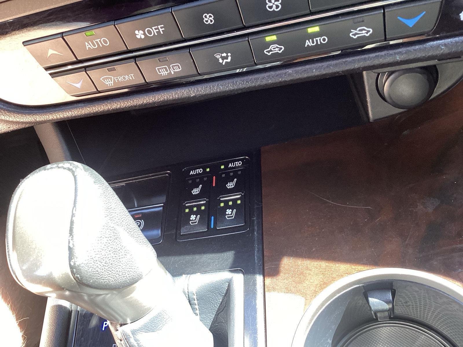 Used 2018 Matador Red Mica Lexus Base image 26