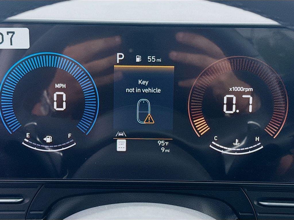 New 2026 Atlas White Hyundai SEL Premium FWD image 9