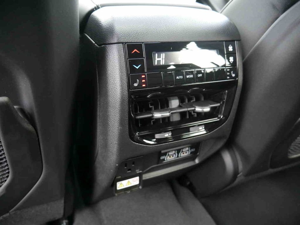 2025 Jeep Grand Cherokee L Overland - Photo 17