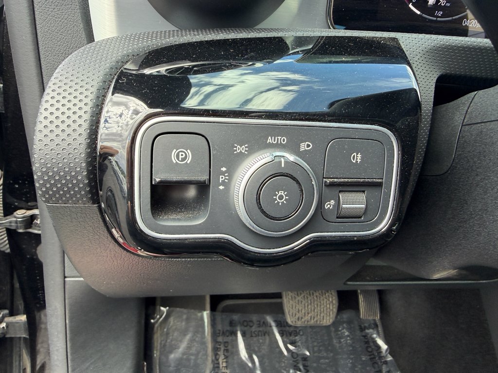 Used 2025 black Mercedes-Benz CLA 250 image 13