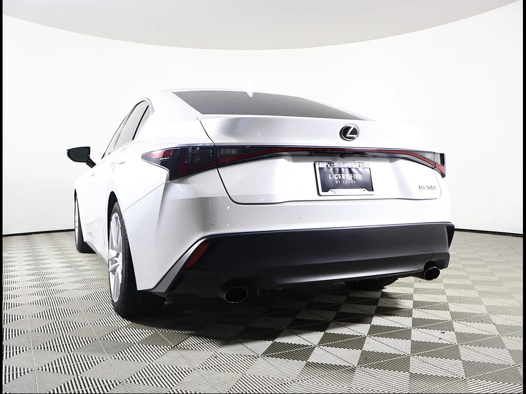 Used 2023 EMINENT WHITE PEARL Lexus 4dr Sedan image 4